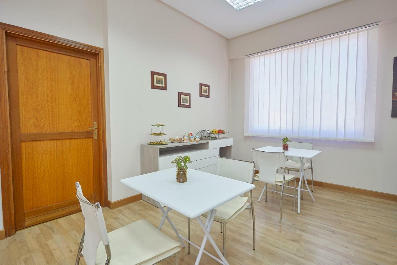 Sturzo 44 Bed & Breakfast Palermo Bagian luar foto