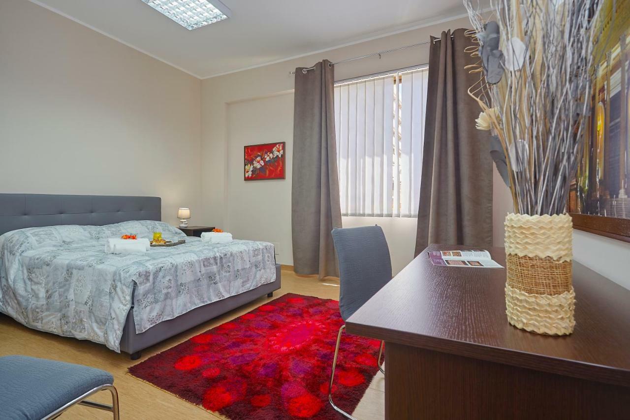 Sturzo 44 Bed & Breakfast Palermo Bagian luar foto