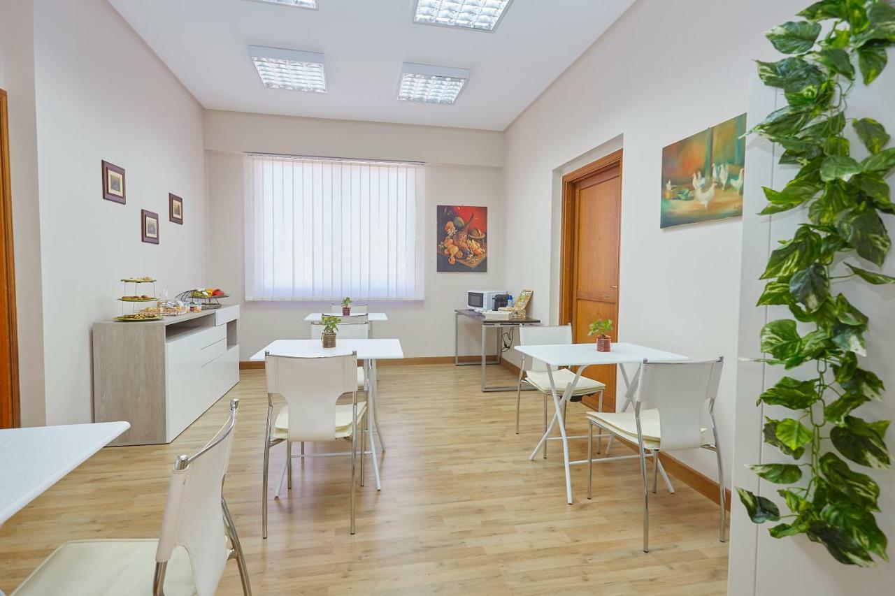 Sturzo 44 Bed & Breakfast Palermo Bagian luar foto